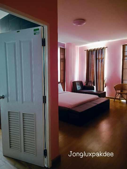 Jong Lux Pak Dee Bed & Breakfast Uttaradit Dış mekan fotoğraf